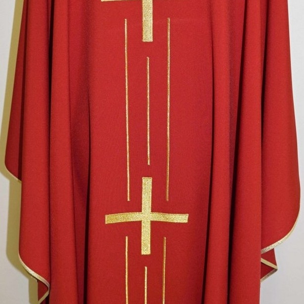 Církevní oděvy: Ornáty červené